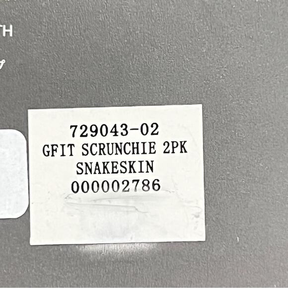 Gap Women’s Two Pack Scrunchie  Hair Accessories Set - Picture 3 of 8